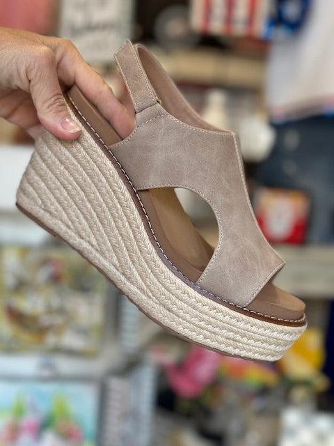 The Freddie Wedge - Taupe